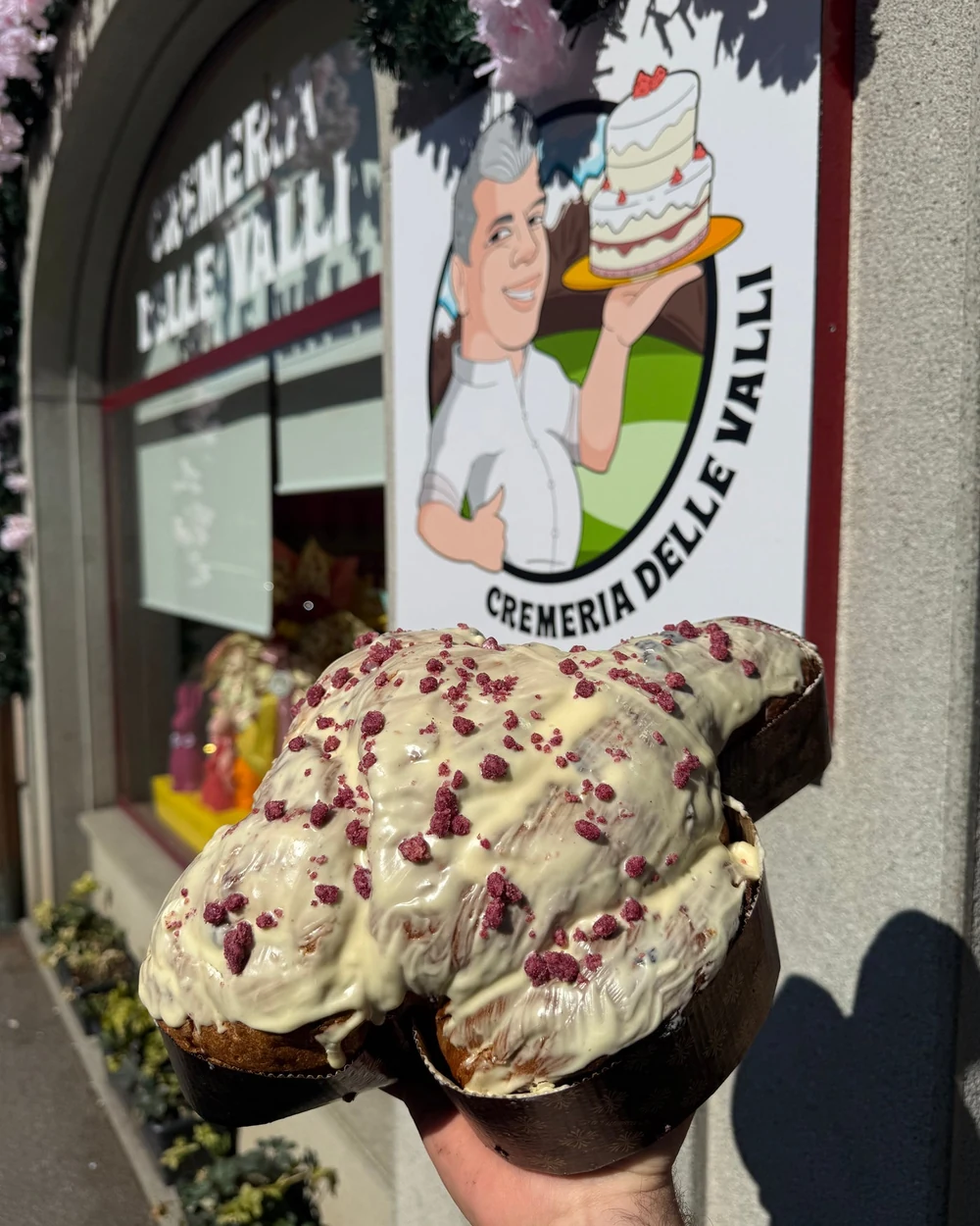 Colomba con cioccolato bianco e lamponi — Cremeria delle Valli, Zogno