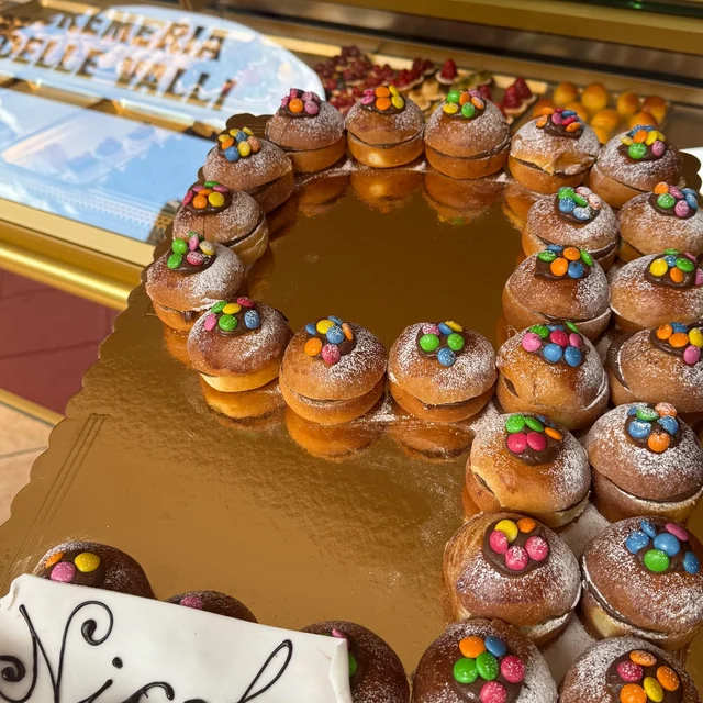 Number cake con frutta e fiori — Cremeria delle Valli, Zogno